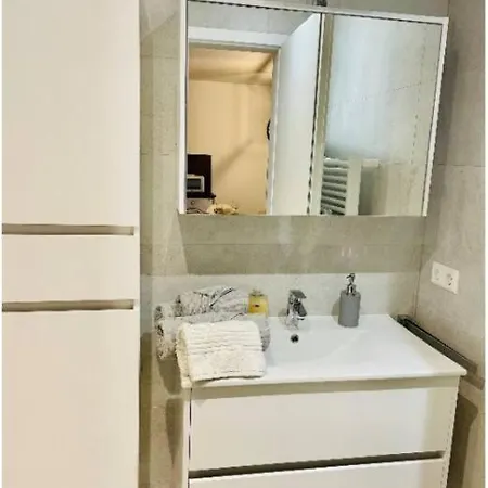 Apartment 2 Bedrooms Flat In Center W Free Parking &terrace *