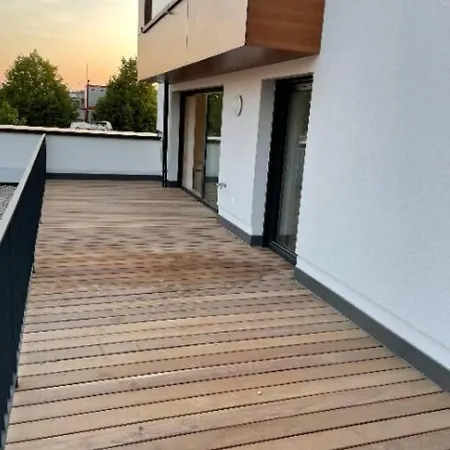 2 Bedrooms Flat In Center W Free Parking &terrace *
