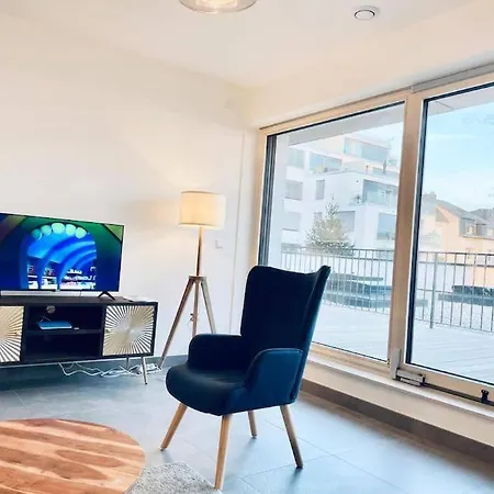 2 Bedrooms Flat In Center W Free Parking &terrace Apartment *